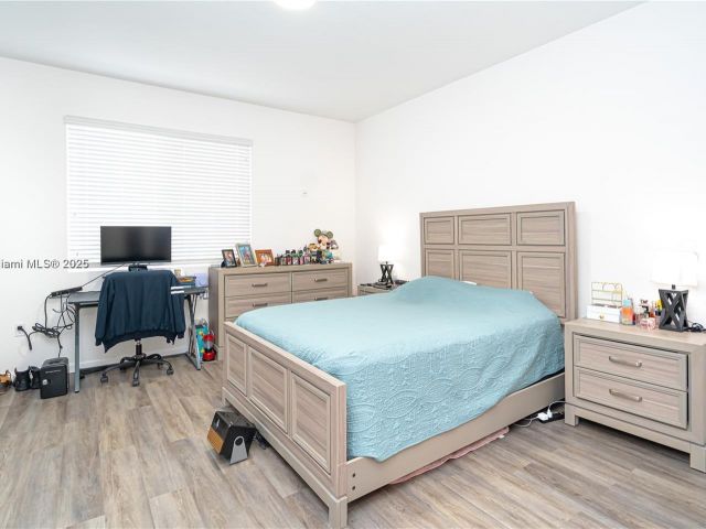 Home for rent at 2820 NW 180th St - photo 7479585