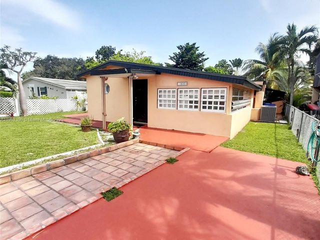 2-bedroom home for rent in North Miami Beach - 1830 NE 175th St 1 - MondialRealty