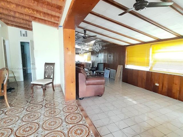 2-bedroom home for rent in North Miami Beach - 1830 NE 175th St 1 - MondialRealty