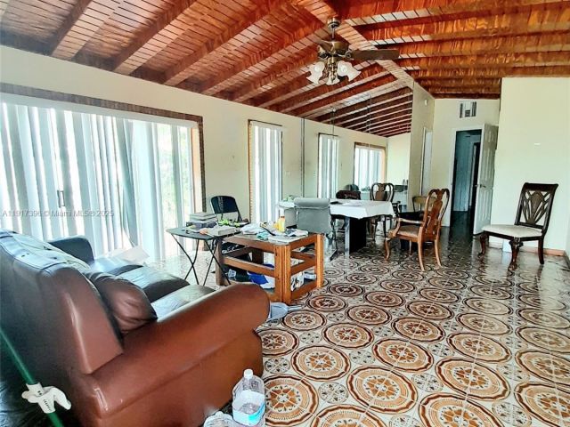 2-bedroom home for rent in North Miami Beach - 1830 NE 175th St 1 - MondialRealty