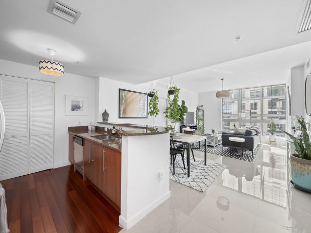 Apartment for rent  Unit #T-3604 - photo 6823982