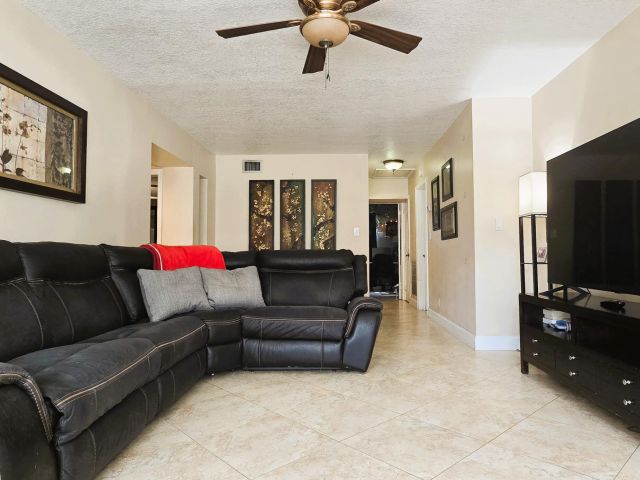 Home for sale at 819 Colonial Road - photo 6814157