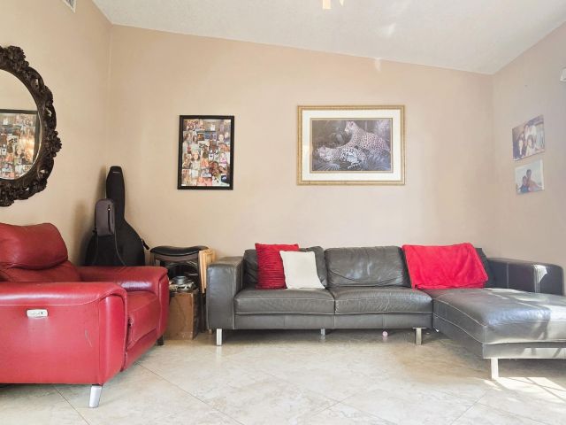 Home for sale at 819 Colonial Road - photo 6814158