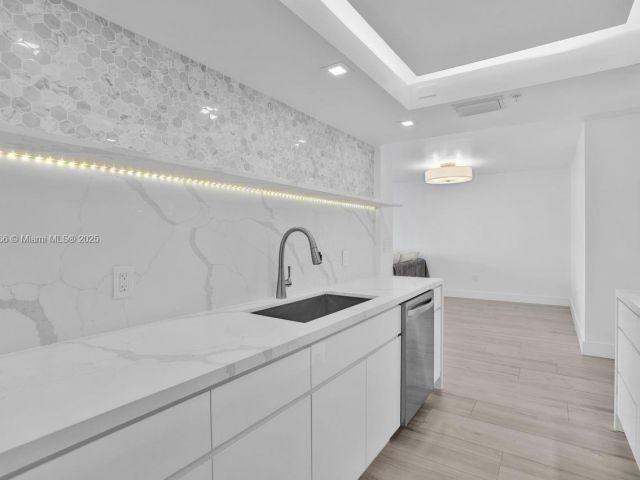 Apartment for sale  Unit #1907 - photo 6811479