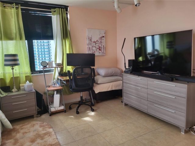 Apartment for rent  Unit #2401 - photo 6811834