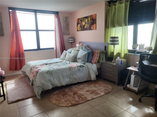 Apartment for rent  Unit #2401 - photo 6811836