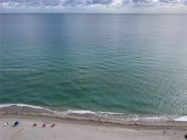 Apartment for rent  Unit #2401 - photo 6811849