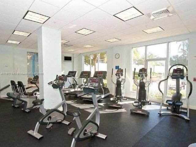 Apartment for rent  Unit #7F - photo 6811993