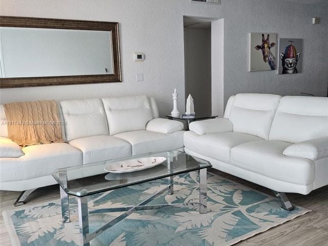 Apartment for rent  Unit #7F - photo 6812006