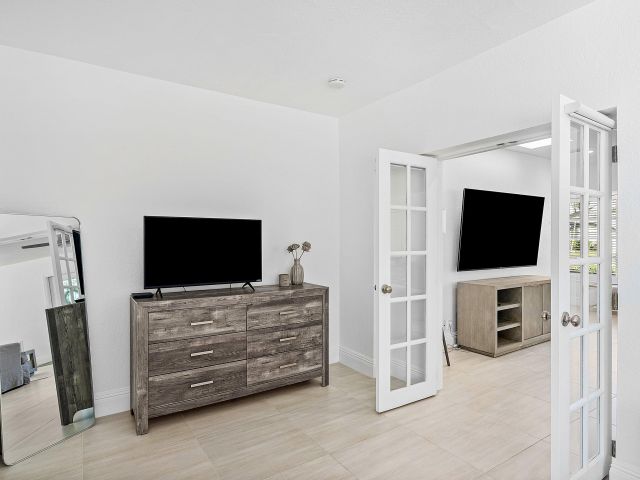 Home for rent at 124 Oregon Lane - photo 6833189