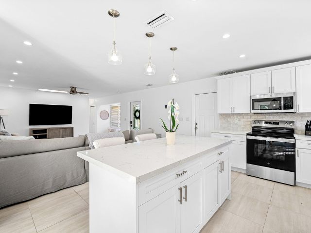 Home for rent at 124 Oregon Lane - photo 6833194