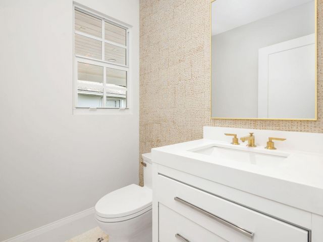 Home for sale at 231 Argyle Road - photo 6814176