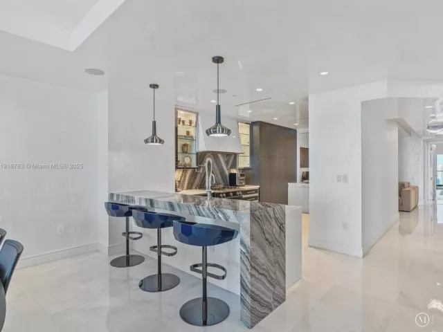 4-bedroom condo for sale in Sunny Isles Beach - 17901 Collins Ave 2602 - MondialRealty