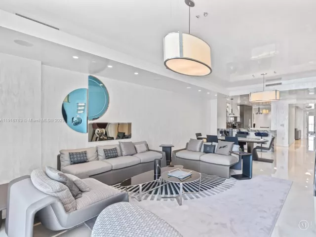 4-bedroom condo for sale in Sunny Isles Beach - 17901 Collins Ave 2602 - MondialRealty