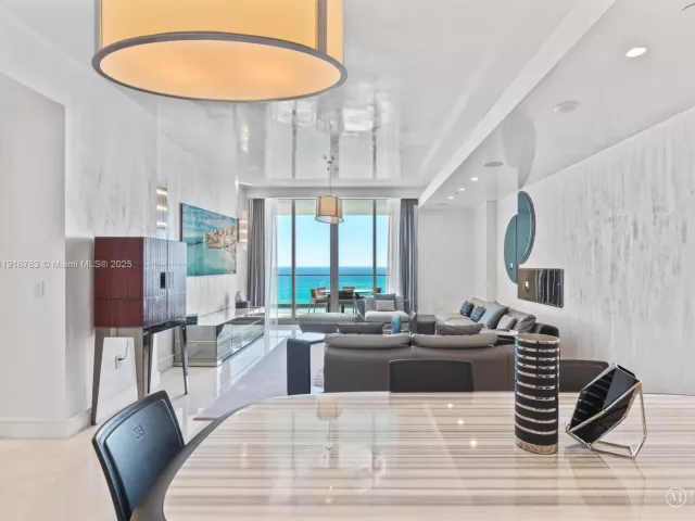 4-bedroom condo for sale in Sunny Isles Beach - 17901 Collins Ave 2602 - MondialRealty