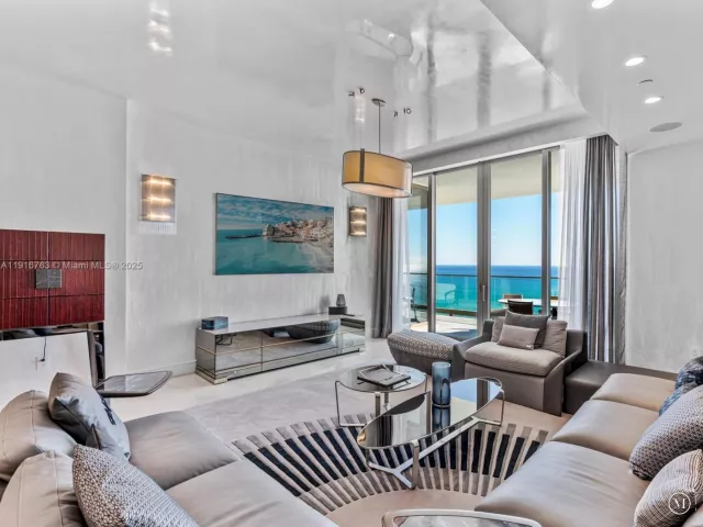4-bedroom condo for sale in Sunny Isles Beach - 17901 Collins Ave 2602 - MondialRealty