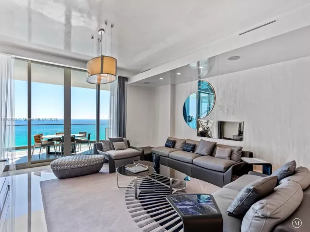 4-bedroom condo for sale in Sunny Isles Beach - 17901 Collins Ave 2602 - MondialRealty