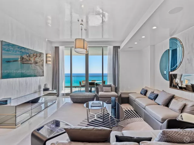 4-bedroom condo for sale in Sunny Isles Beach - 17901 Collins Ave 2602 - MondialRealty