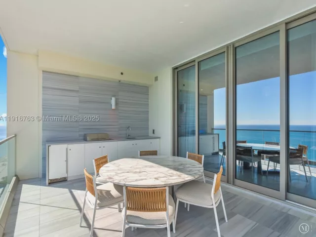 4-bedroom condo for sale in Sunny Isles Beach - 17901 Collins Ave 2602 - MondialRealty