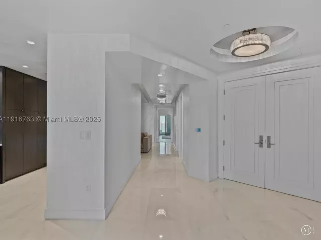4-bedroom condo for sale in Sunny Isles Beach - 17901 Collins Ave 2602 - MondialRealty