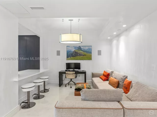 4-bedroom condo for sale in Sunny Isles Beach - 17901 Collins Ave 2602 - MondialRealty