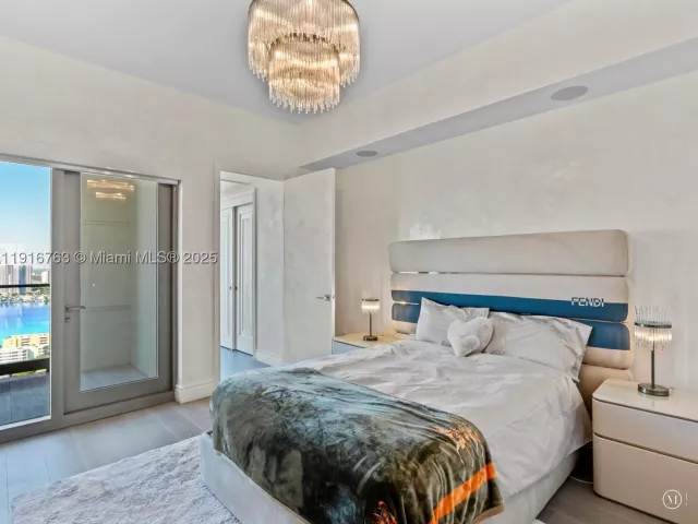 4-bedroom condo for sale in Sunny Isles Beach - 17901 Collins Ave 2602 - MondialRealty