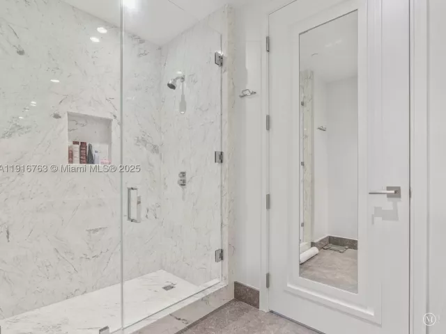 4-bedroom condo for sale in Sunny Isles Beach - 17901 Collins Ave 2602 - MondialRealty