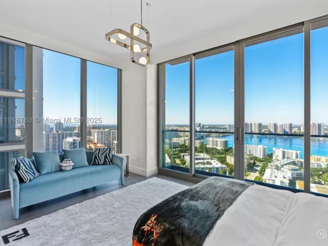 4-bedroom condo for sale in Sunny Isles Beach - 17901 Collins Ave 2602 - MondialRealty
