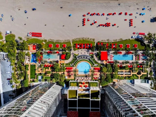 4-bedroom condo for sale in Sunny Isles Beach - 17901 Collins Ave 2602 - MondialRealty