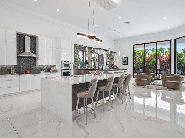 Home for sale at 4760 Bocaire Boulevard - photo 6814582