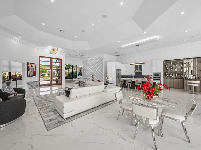 Home for sale at 4760 Bocaire Boulevard - photo 6814583