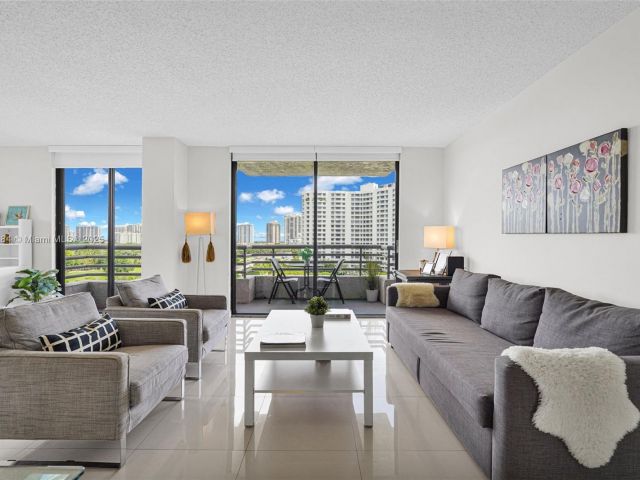 Apartment for sale  Unit #1007 - photo 7430731