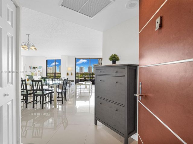 Apartment for sale  Unit #1007 - photo 7430733