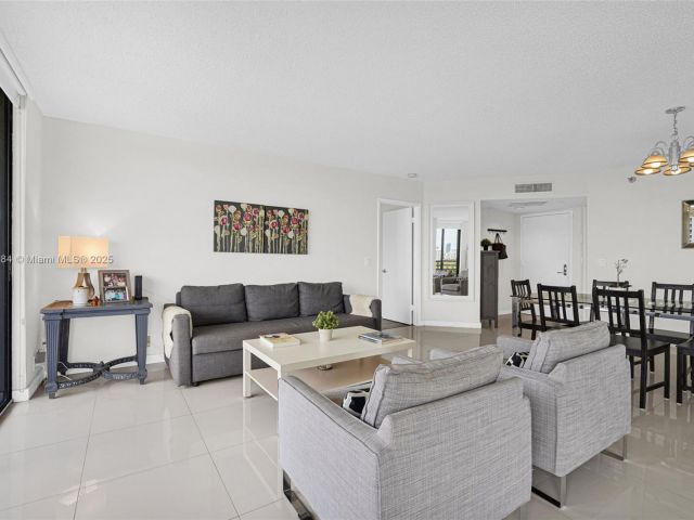 Apartment for sale  Unit #1007 - photo 7430734