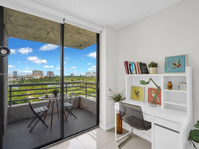 Apartment for sale  Unit #1007 - photo 7430738