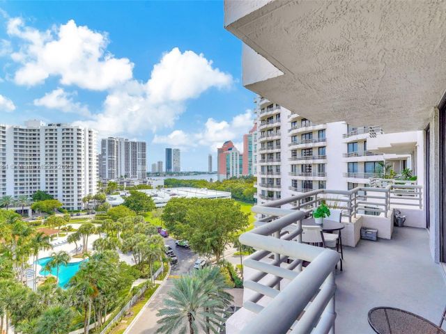 Apartment for sale  Unit #1007 - photo 7430739