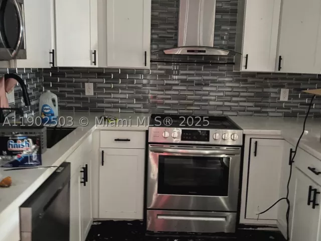 4-bedroom home for sale in Hollywood - 6541 Sherman St - MondialRealty