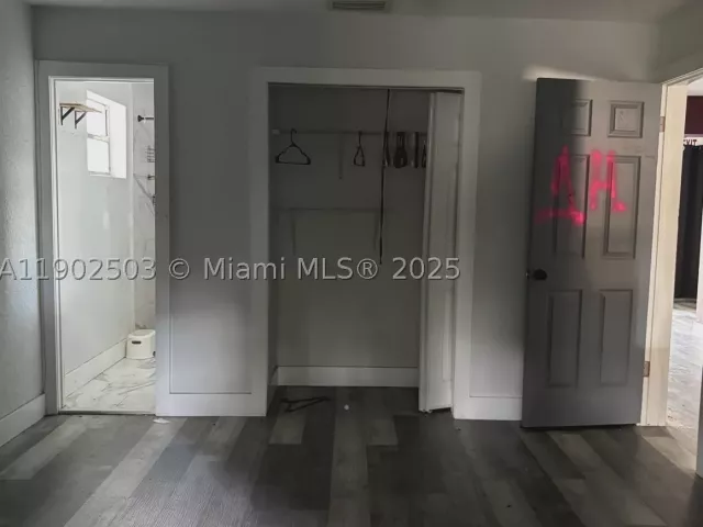 4-bedroom home for sale in Hollywood - 6541 Sherman St - MondialRealty