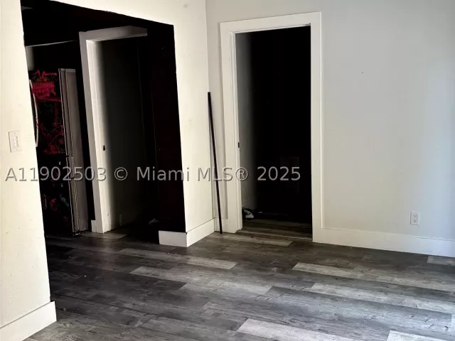 4-bedroom home for sale in Hollywood - 6541 Sherman St - MondialRealty