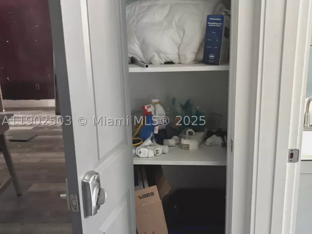 4-bedroom home for sale in Hollywood - 6541 Sherman St - MondialRealty