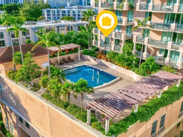 3-bedroom condo for sale in Sunny Isles Beach - 17555 Atlantic Blvd 602 - MondialRealty