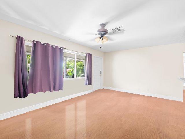 Home for sale at 137 NW 7th Street - photo 6814418