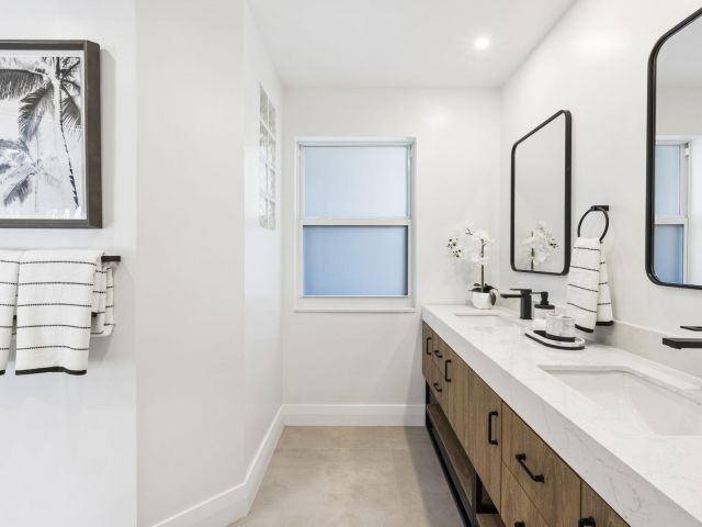 Home for sale at 1330 NE 4th Avenue - photo 6814431