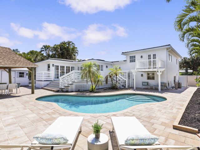 Home for sale at 1330 NE 4th Avenue - photo 6814449