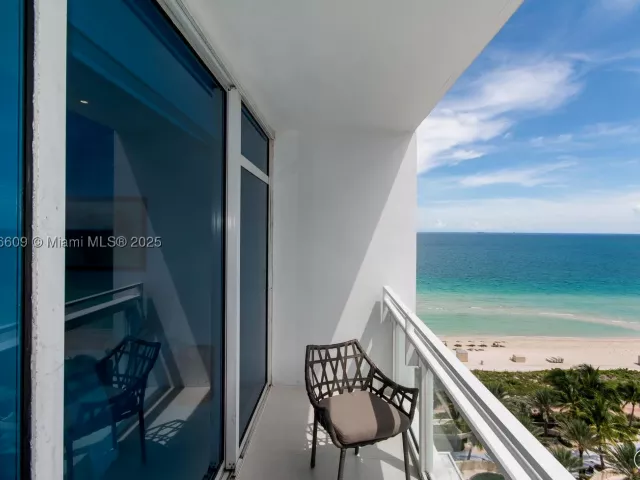 2-bedroom condo for sale in Miami Beach - 6801 Collins Ave PH06 - MondialRealty