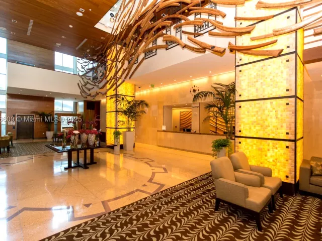 2-bedroom condo for sale in Miami Beach - 6801 Collins Ave PH06 - MondialRealty