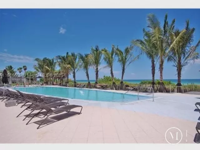 2-bedroom condo for sale in Miami Beach - 6801 Collins Ave PH06 - MondialRealty