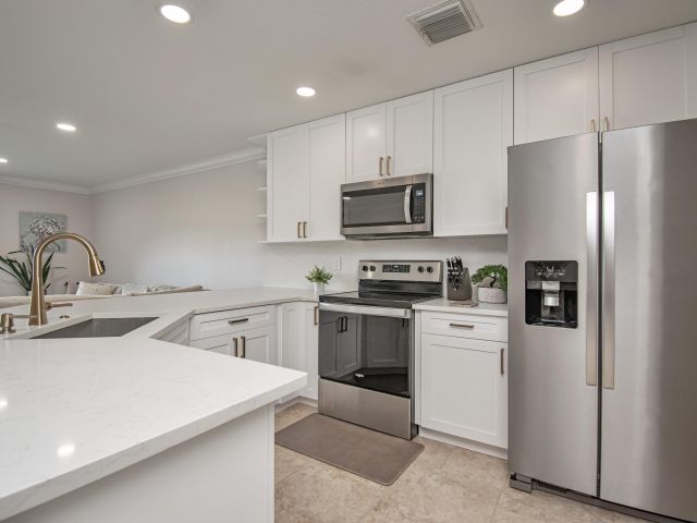 Home for rent at 16081 Sierra Palms Drive - photo 6811451