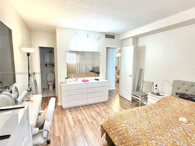 Apartment for sale  Unit #718 - photo 7433612