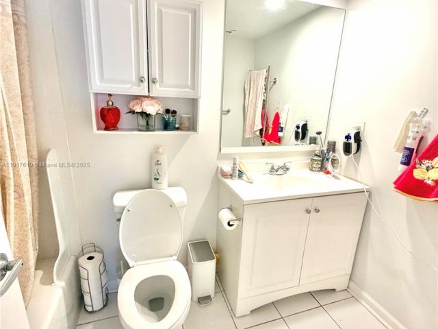 Apartment for sale  Unit #718 - photo 7433613